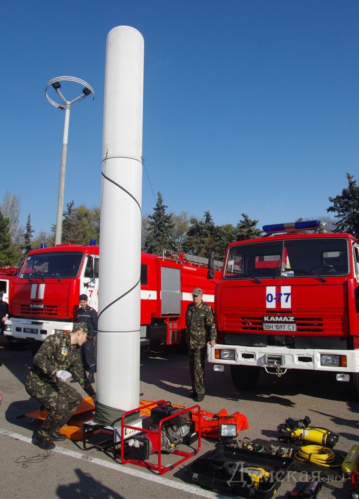 ...не поверите, ФОНАРЬ!