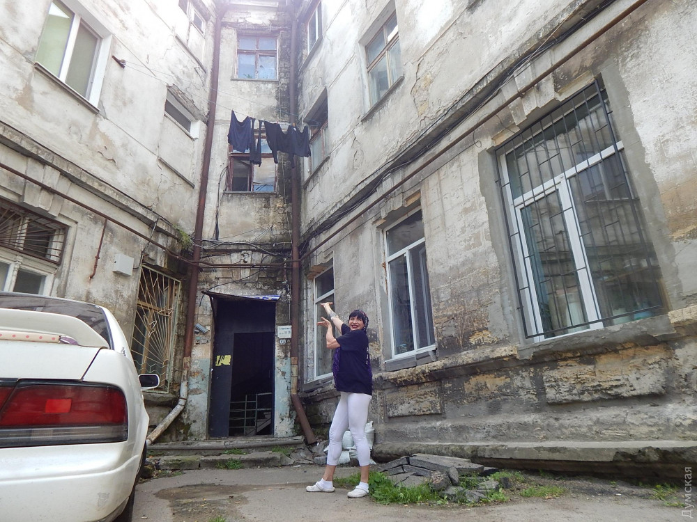 ���� � ���