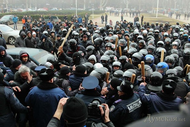 �������