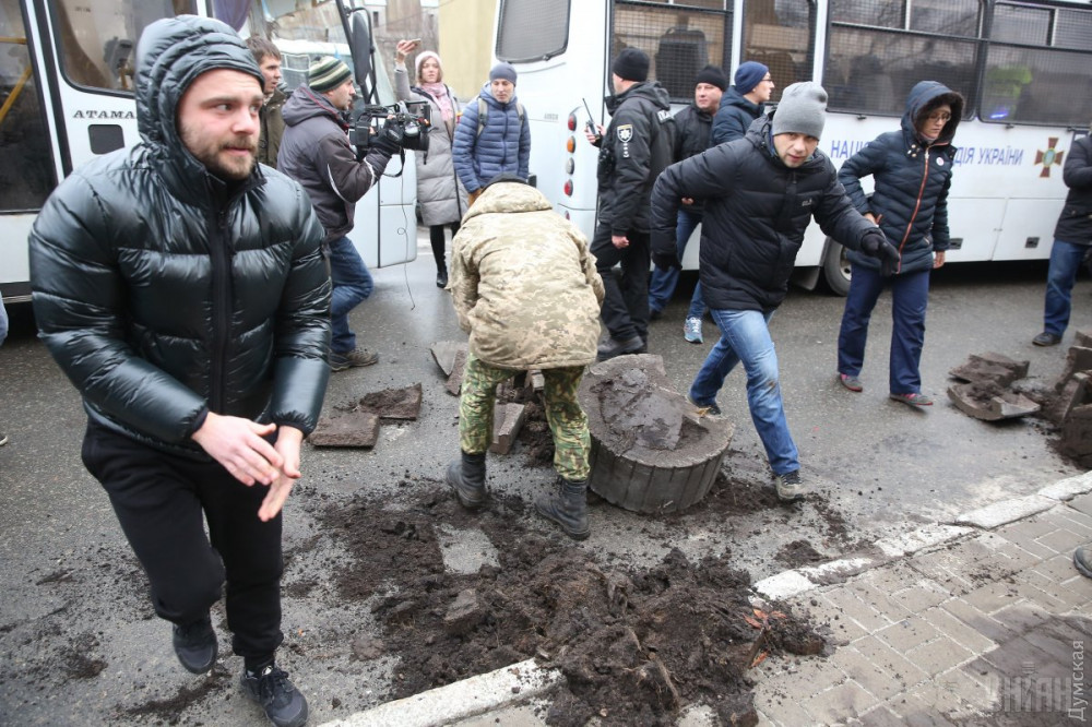 ���� "�����"