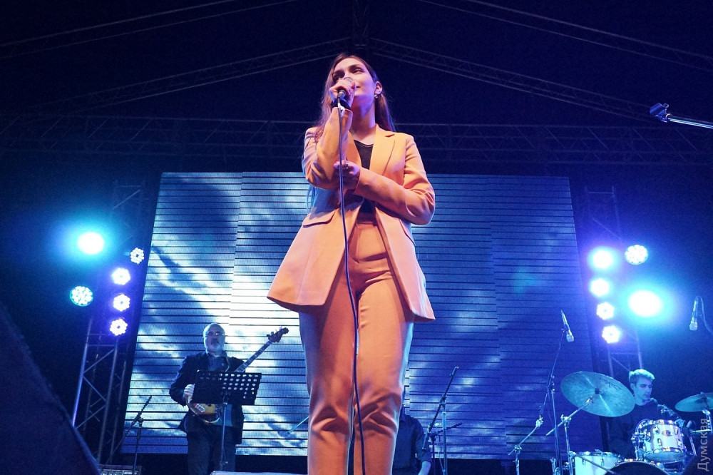 ���� ����