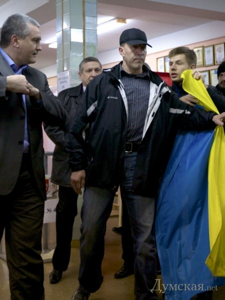 ���� <a href=http://www.nrk.no/verden/krim-leder_-_-vi-skal-feire-i-kveld-1.11609083>nrk.no</a>. ���������� � �������