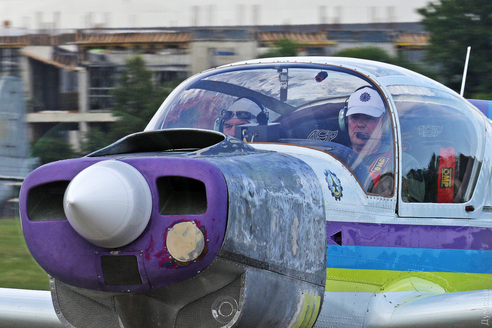 ���� ��������� (�����) � ���� ������ (������)