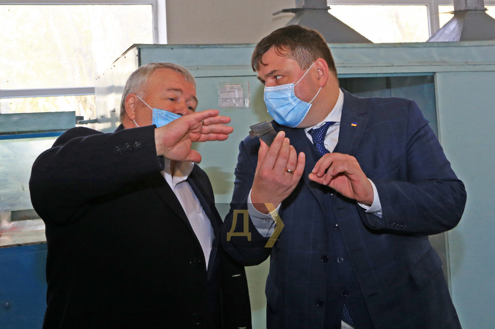 ������� ������ (�����) � ���������� "��������������" ����� ������� � ����� ��������� ������������