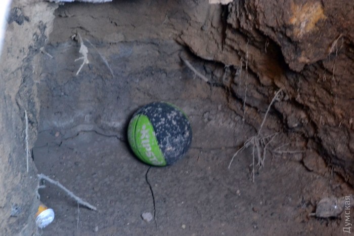 ���  ���� � ���