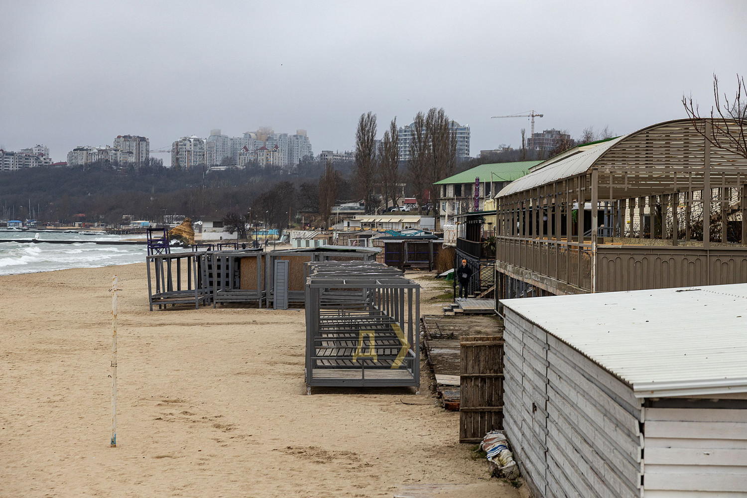 Желтый камень