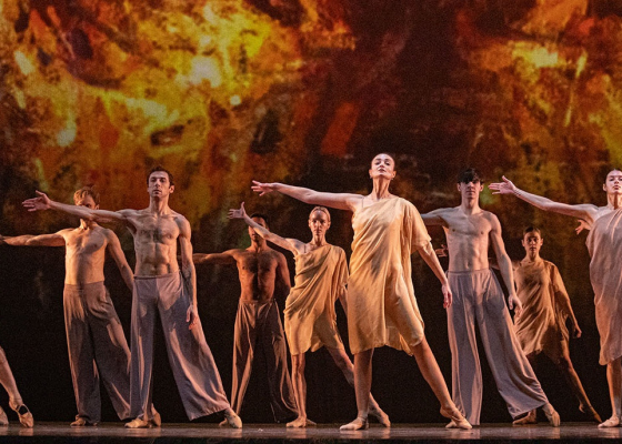 Дворник-демиург и «Симфония Калашникова»: в Одессе украинская живопись превратилась в балет (фото)