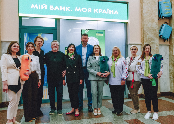 Ощадбанк відкрив безбар'єрне відділення на залізничному вокзалі Одеси (на правах реклами)