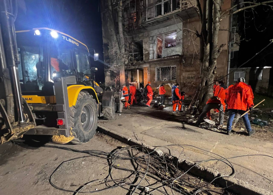 Ночная атака на Одессу: в Хаджибейском районе трое пострадавших, повреждены сотни окон (фото)