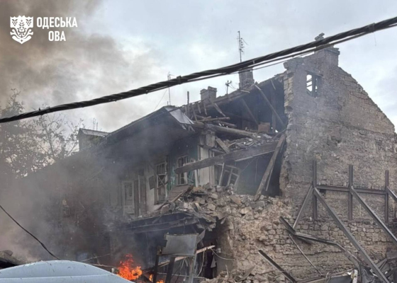 В Одессе горит жилой дом после удара российского дрона: есть пострадавшие