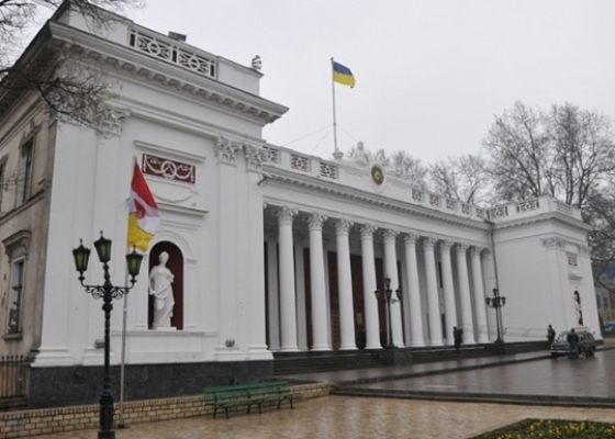 С тремя квартирами, двумя машинами и землей: экс-налоговик стала главной по антикоррупции в Одессе