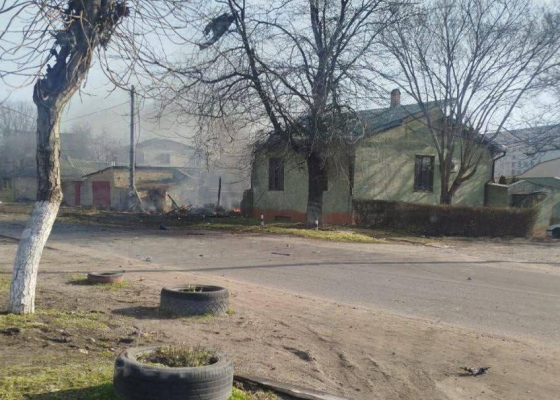 Взрывы в Одессе: город атакуют беспилотники, один попал в жилой дом (обновлено)