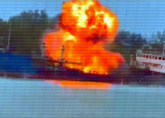 Удар по порту в Одесской области: дроны атаковали судно с топливом (видео)