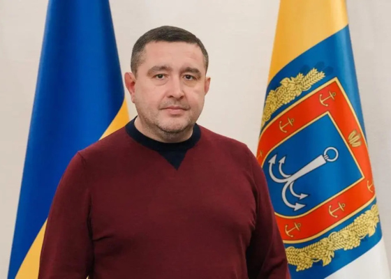 Убегал от СМИ: председатель Одесского облсовета отказался отвечать на вопросы журналистов (видео)