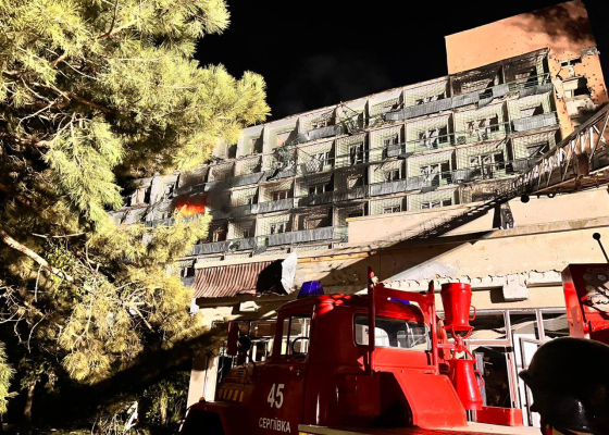 Враг ночью атаковал Одесскую область: частично разрушена база отдыха, сгорели несколько авто (фото)