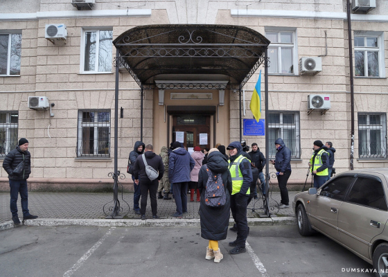 Прогнила система, менять все надо: одесские налоговики хотят потратить миллионы на трубы и радиаторы в своем офисе