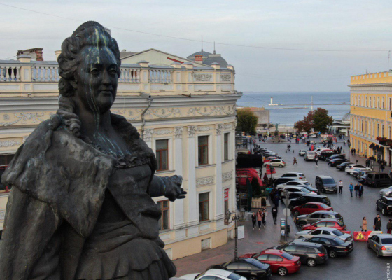 В Одессе объявили электронный опрос о дальнейшей судьбе памятника Екатерине II