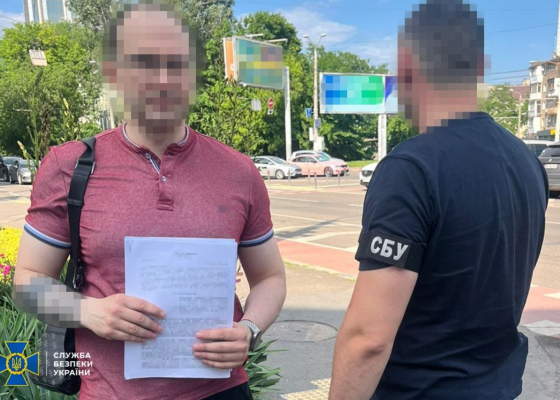 Забрали даже паркоместо: в Одессе трио из адвоката, нотариуса и регистратора лишило женщину недвижимости на 18 млн