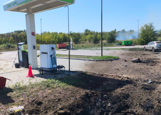 На Одесчине в результате обстрела загорелась автозаправка (фото)