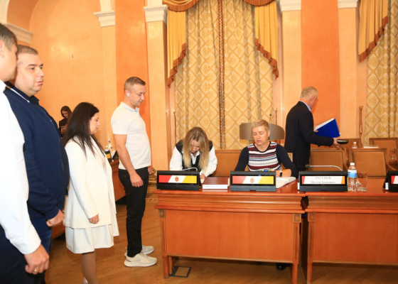 Пятеро новых трухановцев вошли в Одесский горсовет: депутаты приняли присягу, сессия наконец стартовала
